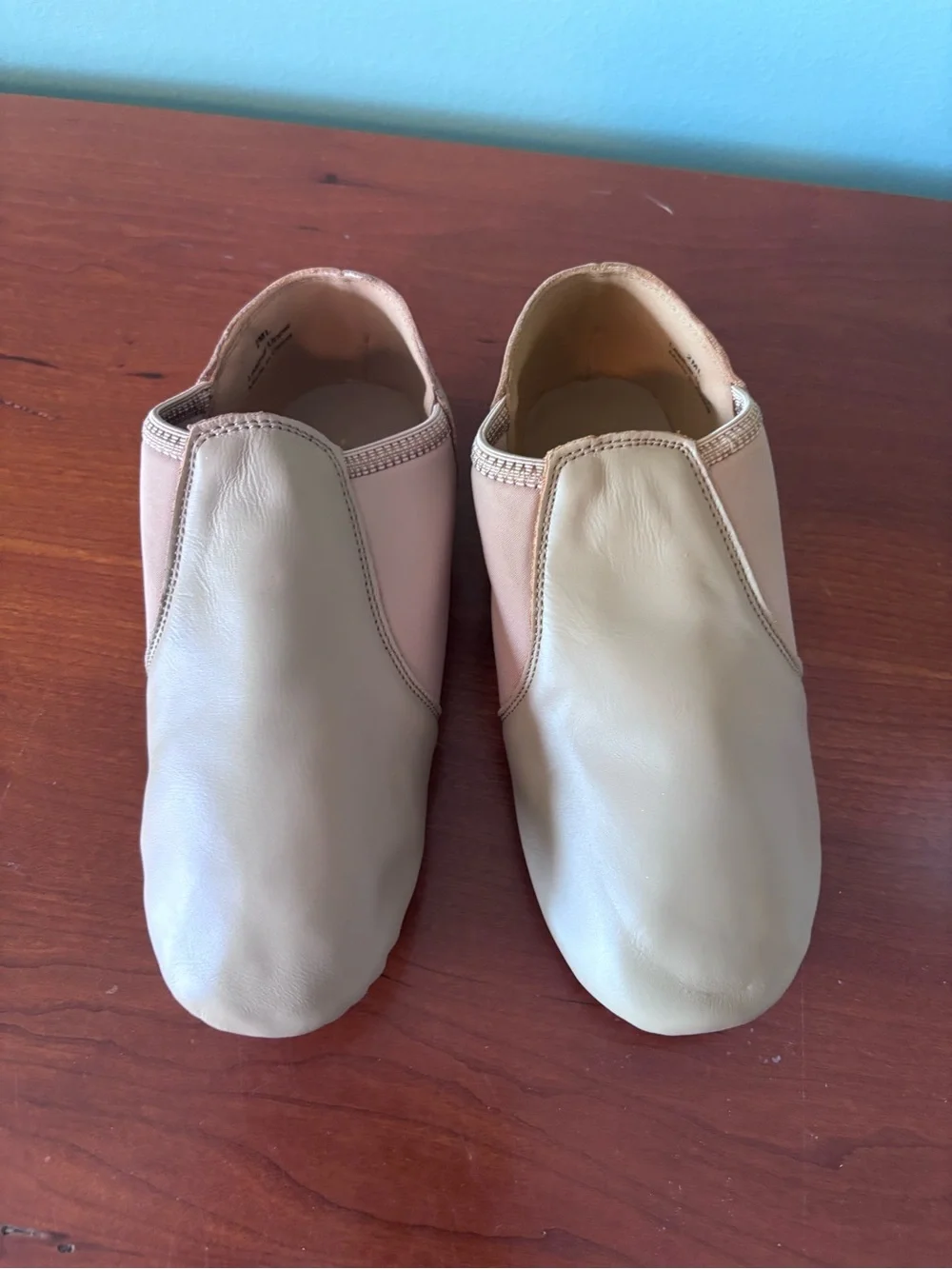 Stelle Girls Jazz Shoes. Tan Leather. Never worn. New in box. Size 2ML